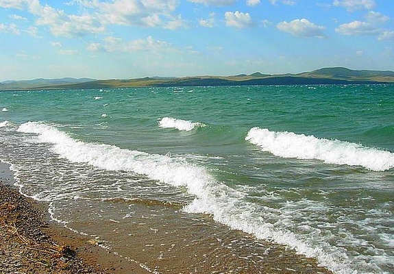 песчаный берег на Шира