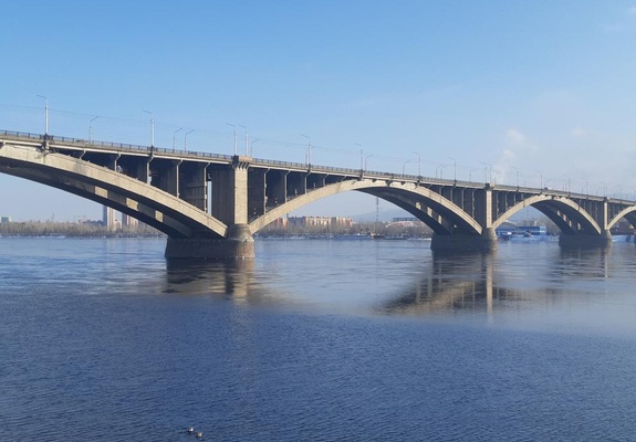 Не замерзающий Енисей в Красноярске